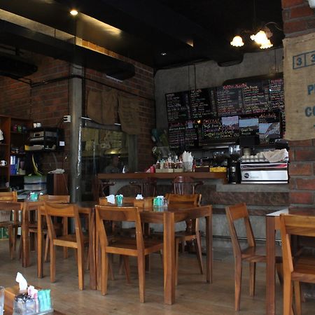Coffee Mania House Hotel Phuket Exterior foto
